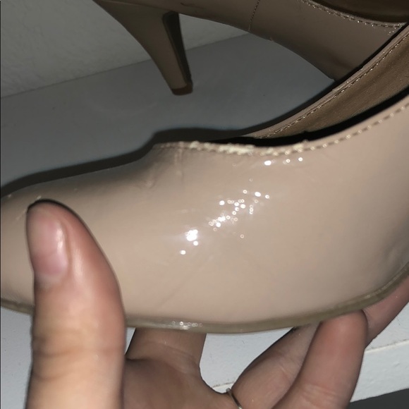 Lightly used heels - Picture 2 of 3